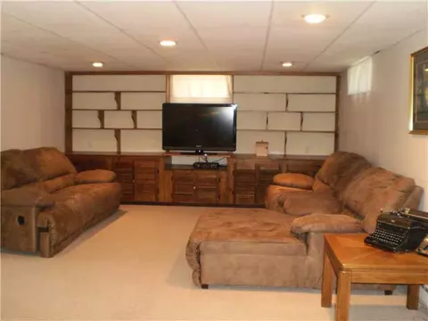 30 Amsterdam Ave, Warwick, RI 02889 photo 21