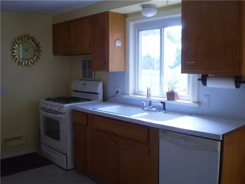 30 Amsterdam Ave, Warwick, RI 02889 photo 14
