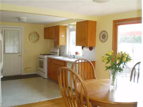 30 Amsterdam Ave, Warwick, RI 02889 photo 13