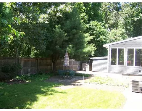 75 George St, Warwick, RI 02888 photo 4