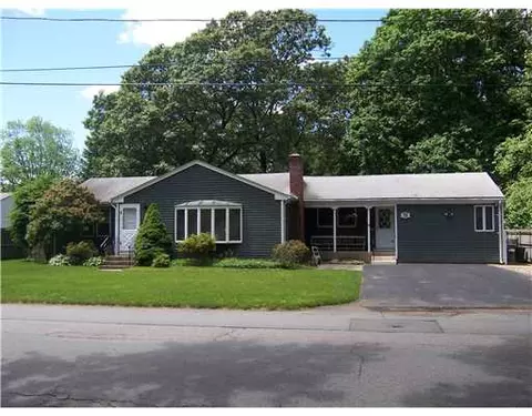 75 George St, Warwick, RI 02888 photo 2