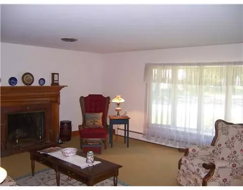 75 George St, Warwick, RI 02888 photo 8