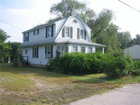 151 Coburn St, Warwick, RI 02889 photo 2