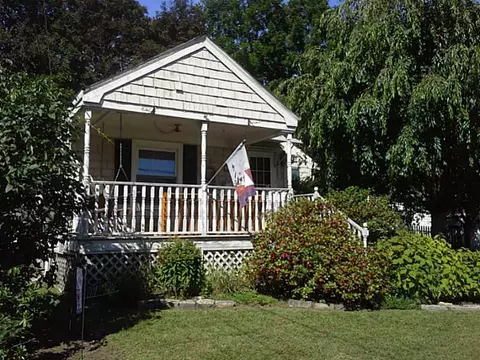 58 Macarthur Rd, Woonsocket, RI 02895 photo 2