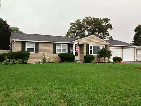 71 Inez Ave, Warwick, RI 02886 photo 1