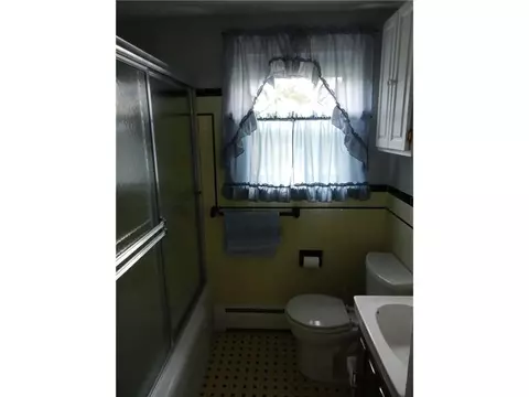 39 Clayton Rd, Warwick, RI 02886 photo 5