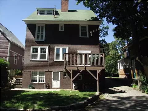 48 Maple St, Woonsocket, RI 02895 photo 4