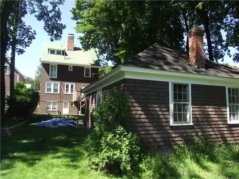 48 Maple St, Woonsocket, RI 02895 photo 3