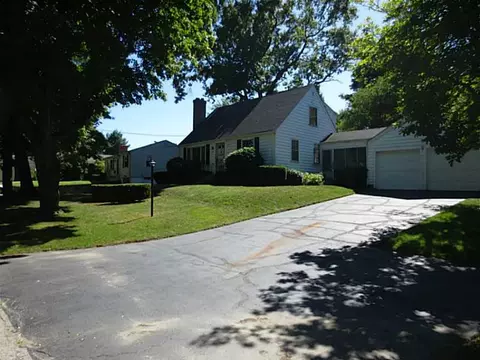 93 Spring Green Rd, Warwick, RI 02888 photo 2