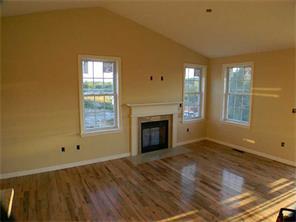 63 Danielle Dr, Woonsocket, RI 02895 photo 3
