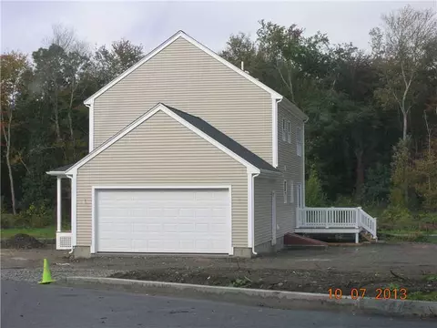 4 Colin Cir, Warren, RI 02885 photo 3