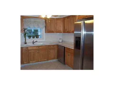 146 Sefton Ave, Warwick, RI 02889 photo 4