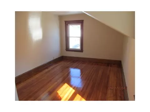 145 Chaplin St, Pawtucket, RI 02861 photo 9