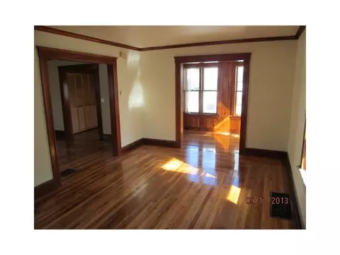 145 Chaplin St, Pawtucket, RI 02861 photo 4
