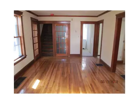145 Chaplin St, Pawtucket, RI 02861 photo 5