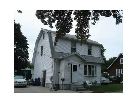 463 Chestnut St, Warwick, RI 02888 photo 1