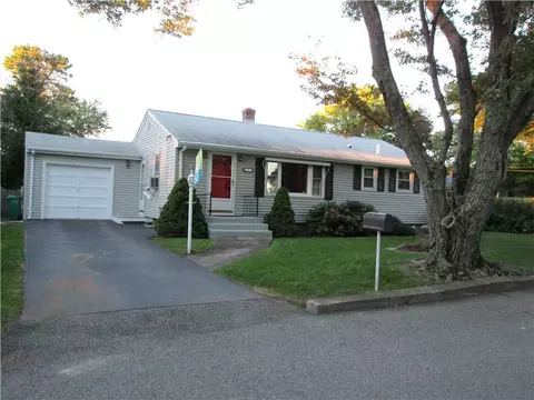 57 Ruby St, Warwick, RI 02889 photo 1