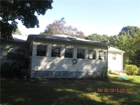 2 Social Dr, Warwick, RI 02886 photo 3