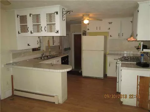 2 Social Dr, Warwick, RI 02886 photo 5