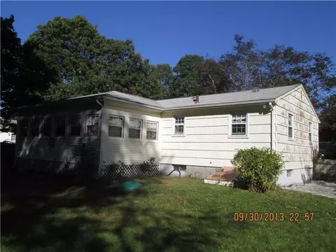 2 Social Dr, Warwick, RI 02886 photo 4