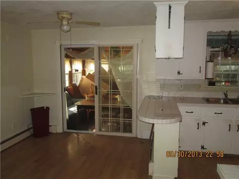 2 Social Dr, Warwick, RI 02886 photo 6