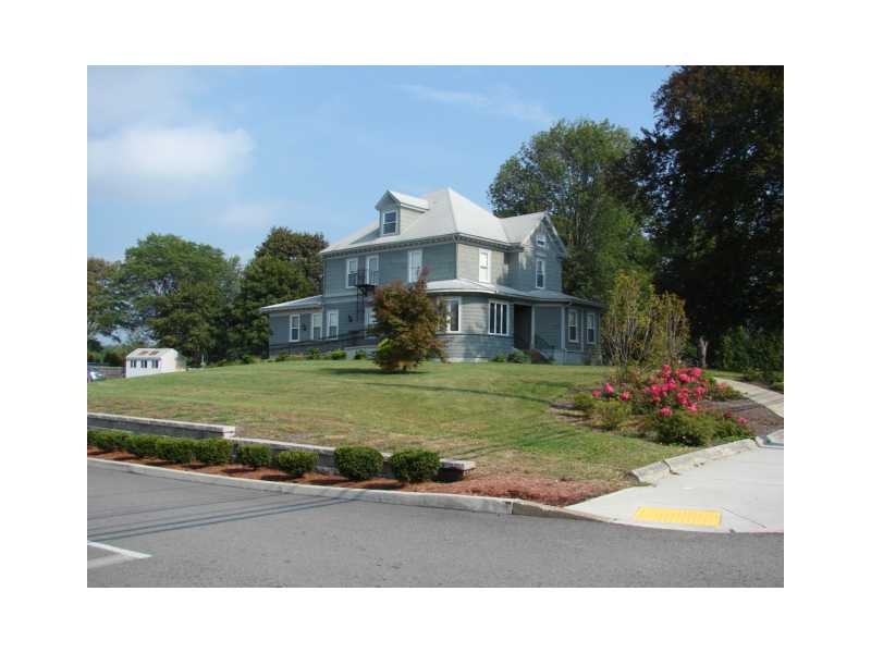 1067 Mendon Rd, Woonsocket, RI 02895 photo 1