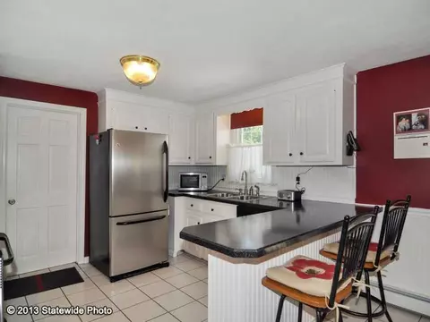 4 Lachance Ave, Warwick, RI 02889 photo 9