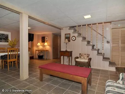 4 Lachance Ave, Warwick, RI 02889 photo 6