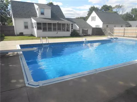 72 Harmony Ct, Warwick, RI 02888 photo 5