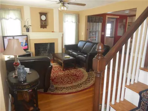 72 Harmony Ct, Warwick, RI 02888 photo 2