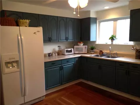 34 Wheaton St, Warren, RI 02885 photo 3