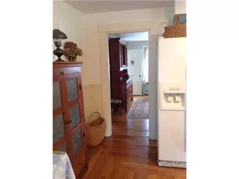 34 Wheaton St, Warren, RI 02885 photo 2