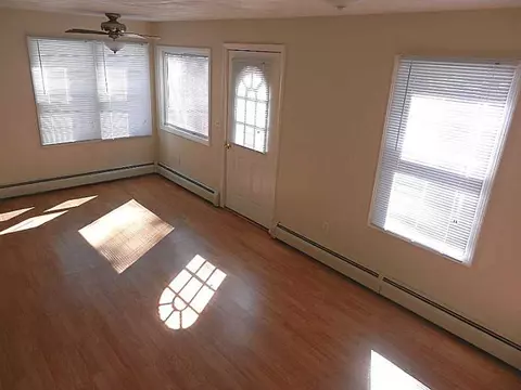 33 Mohawk Ave, Warwick, RI 02889 photo 5