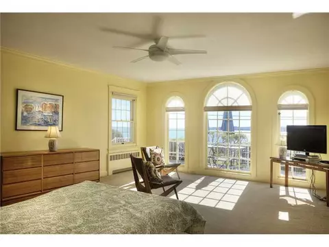 98 Esplanade Rd, Middletown, RI 02842 photo 4