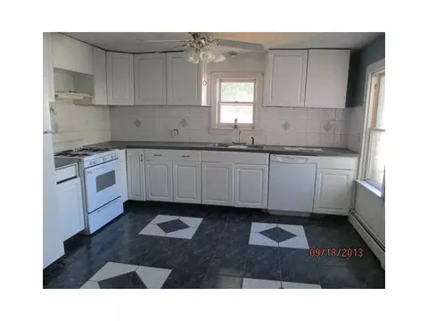 149 Pinehurst Ave, Warwick, RI 02889 photo 4