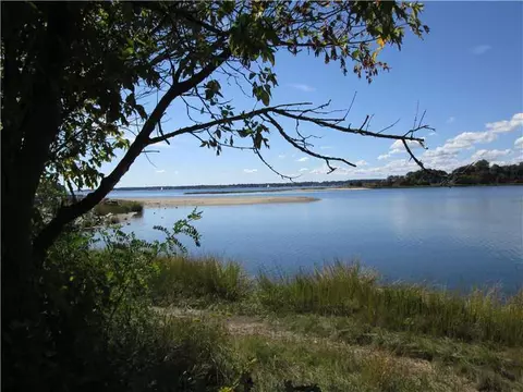 40 Forrest St, Warwick, RI 02889 photo 4