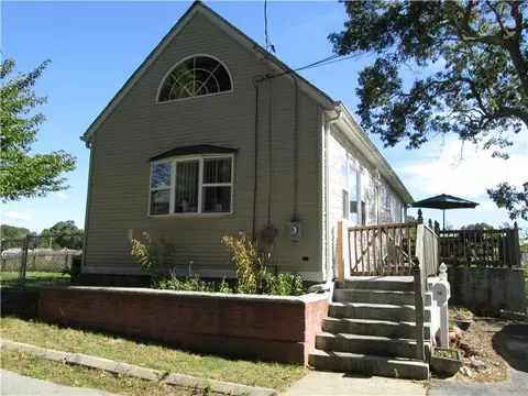 40 Forrest St, Warwick, RI 02889 photo 1