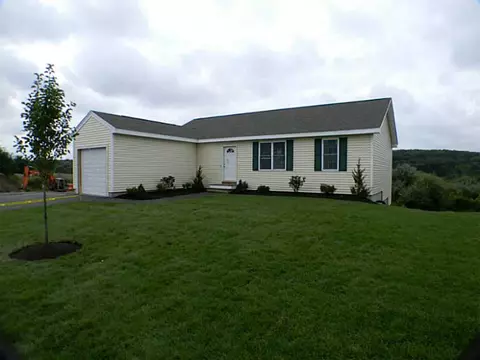 83 Danielle Dr, Woonsocket, RI 02895 photo 9