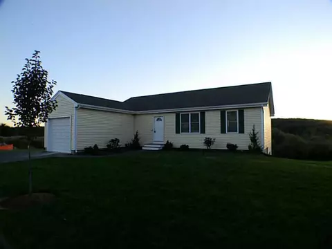 83 Danielle Dr, Woonsocket, RI 02895 photo 1