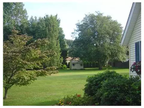 4 Sunny Dr, Westerly, RI 02891 photo 4