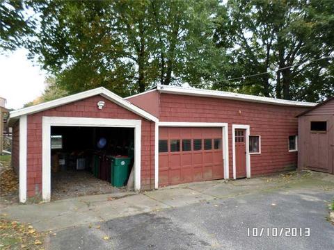 363 Logee St, Woonsocket, RI 02895 photo 3