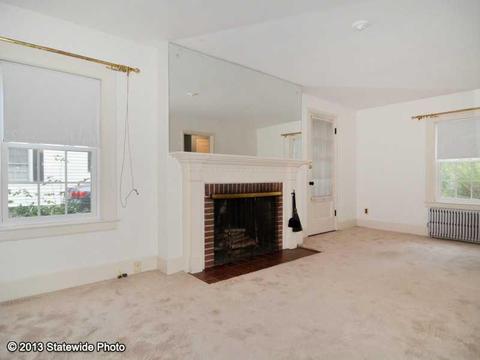 133 Myrtle Ave, Warwick, RI 02886 photo 3