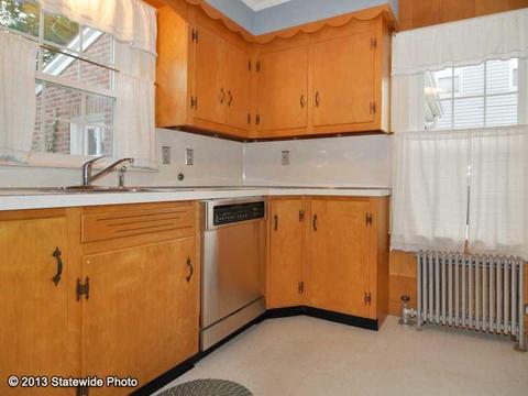 133 Myrtle Ave, Warwick, RI 02886 photo 5