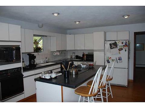 105 Maureen Cir, Mapleville, RI 02839 photo 5