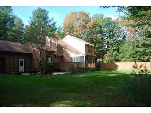 105 Maureen Cir, Mapleville, RI 02839 photo 14