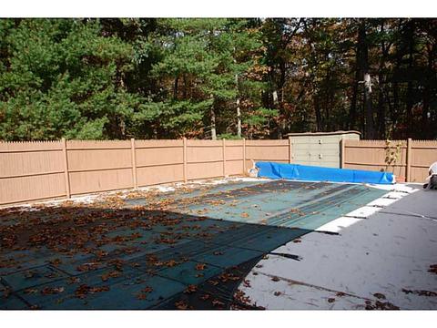 105 Maureen Cir, Mapleville, RI 02839 photo 16