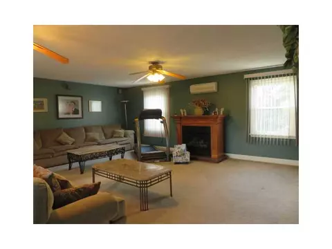 105 Brook Spring Dr, Warwick, RI 02889 photo 8