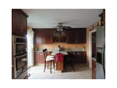 105 Brook Spring Dr, Warwick, RI 02889 photo 4