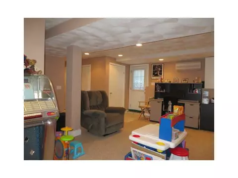 105 Brook Spring Dr, Warwick, RI 02889 photo 20