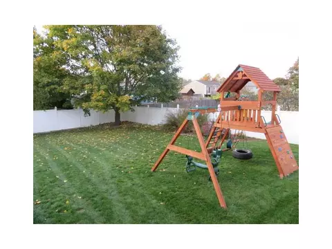 105 Brook Spring Dr, Warwick, RI 02889 photo 21